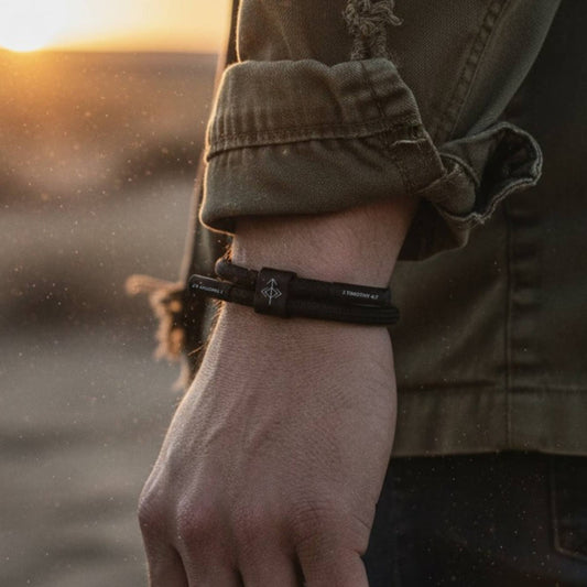 FINISH STRONG, Christian Cord Verse Bracelet