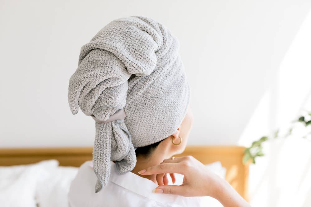 VOLO Hero Hair Towel- Luna Gray Luxe Tube
: Luna Gray